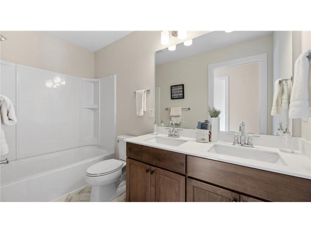 1513 Creekwood Drive New Richmond WI 54017 6689839 image22
