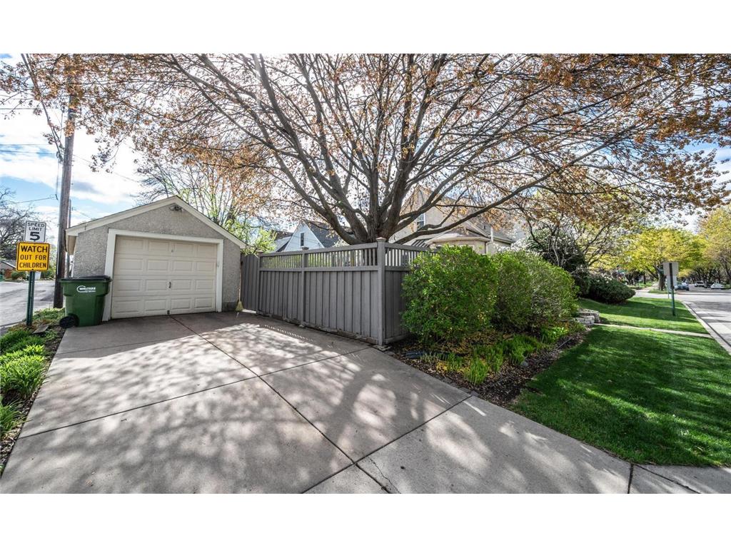 1513 Hoyt Avenue W Falcon Heights MN 55108 7068515 image3