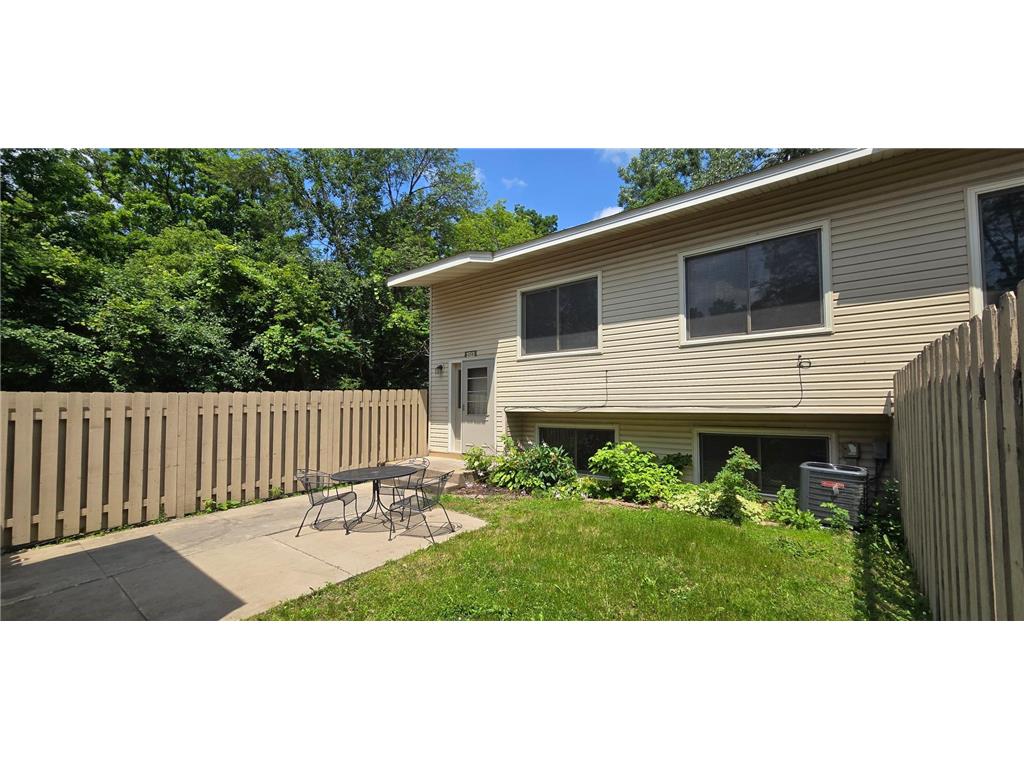 1513 N Innsbruck Drive NE Fridley MN 55432 6592650 image1