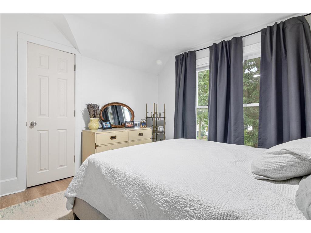 1515 Blair Ave Saint Paul MN 55104 7045155 image13