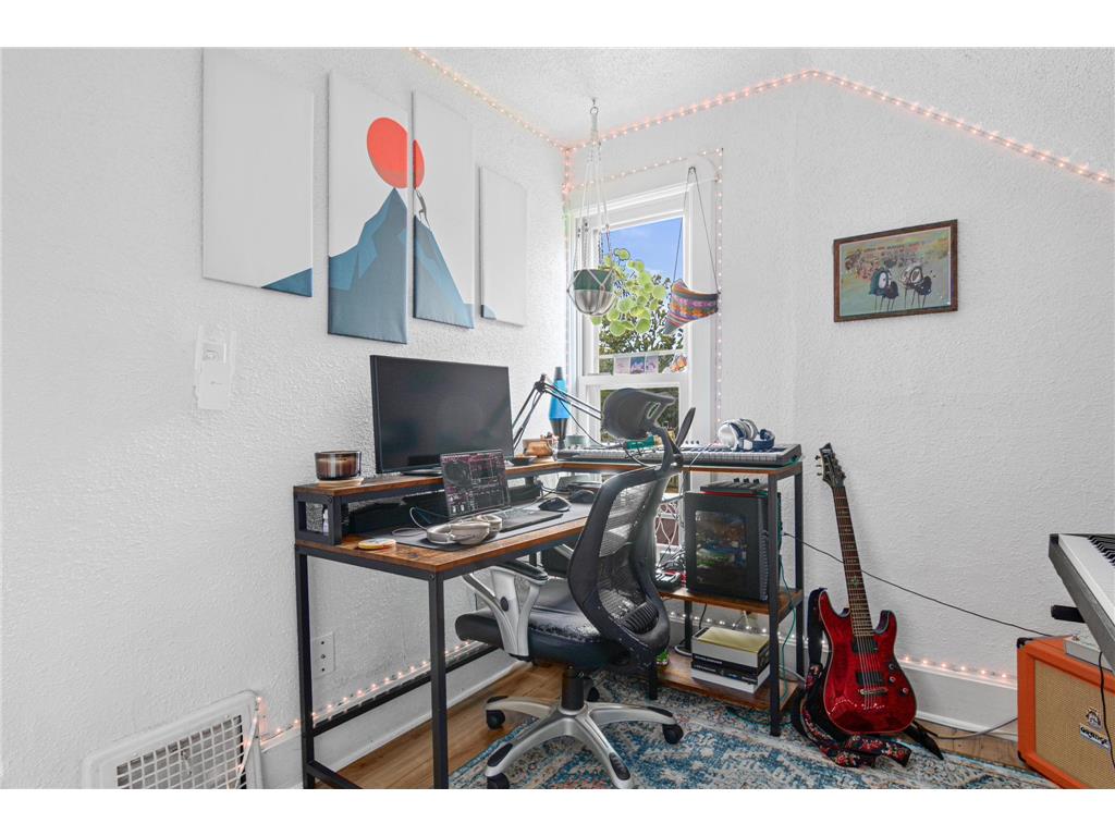 1515 Blair Ave Saint Paul MN 55104 7045155 image33