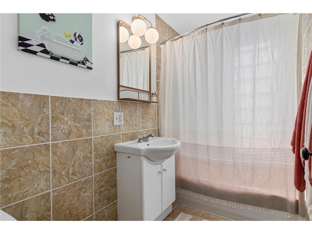 1515 Blair Ave Saint Paul MN 55104 7045155 image34