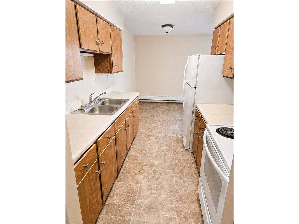 1515 Darling Drive #12 Worthington MN 56187 7059586 image2
