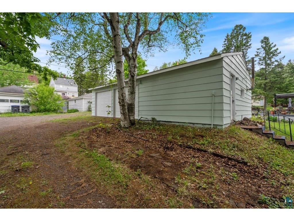 1515 N 8th Avenue E Duluth MN 55805 7087645 image24