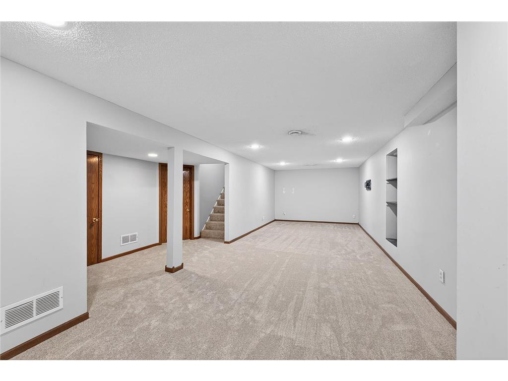 1515 Woodhill Road Burnsville MN 55337 6583092 image21