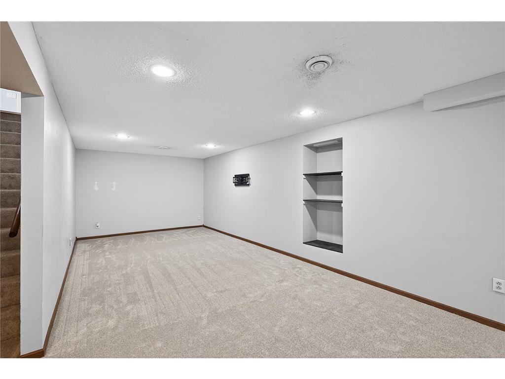 1515 Woodhill Road Burnsville MN 55337 6583092 image22