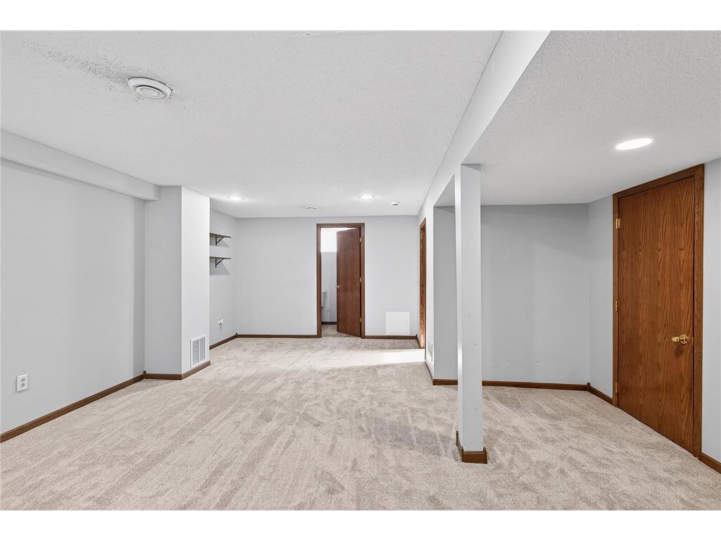 1515 Woodhill Road Burnsville MN 55337 6583092 image24