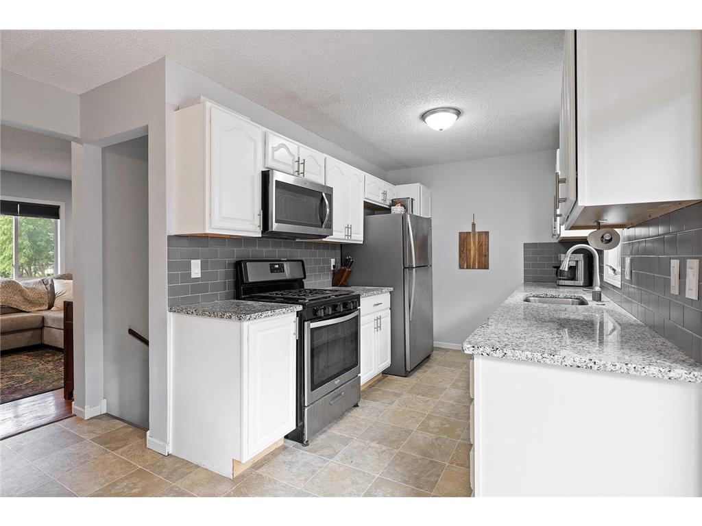 1515 Woodhill Road Burnsville MN 55337 6583092 image5