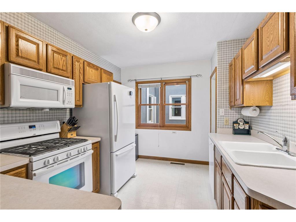 1516 Asbury Street Saint Paul MN 55108 7073963 image19
