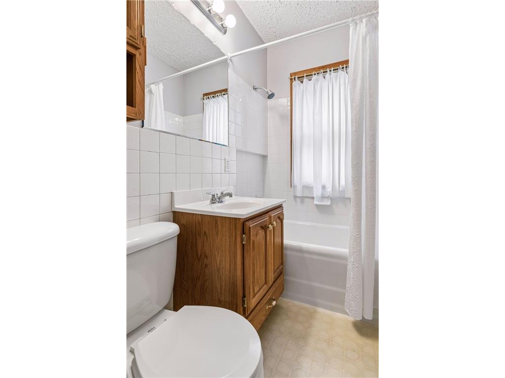 1516 Asbury Street Saint Paul MN 55108 7073963 image25