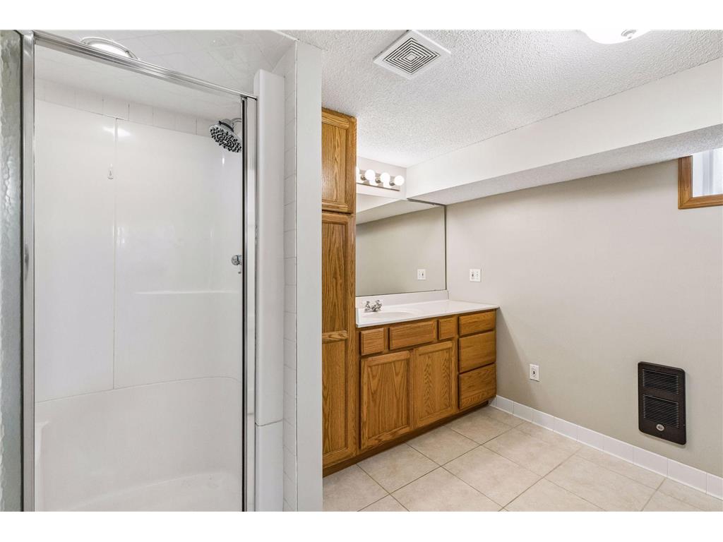 1516 Asbury Street Saint Paul MN 55108 7073963 image40