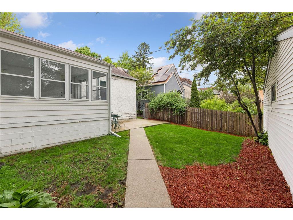 1516 Asbury Street Saint Paul MN 55108 7073963 image42