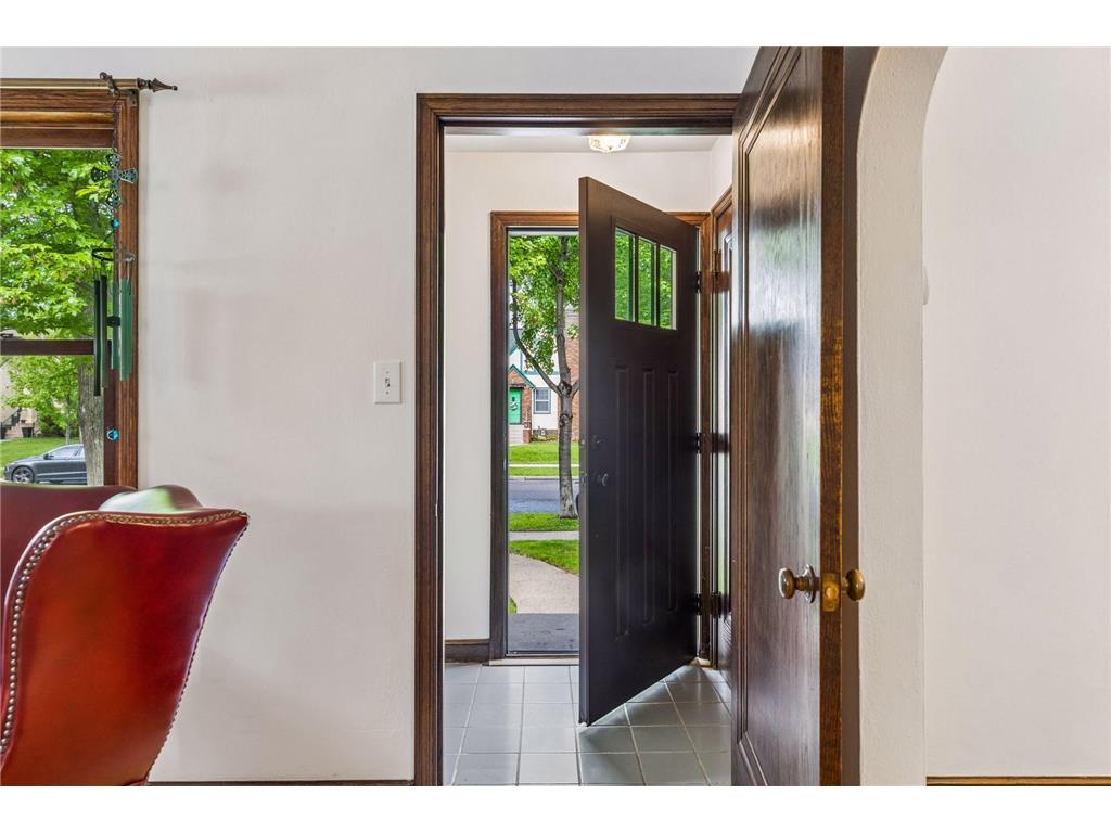 1516 Asbury Street Saint Paul MN 55108 7073963 image5