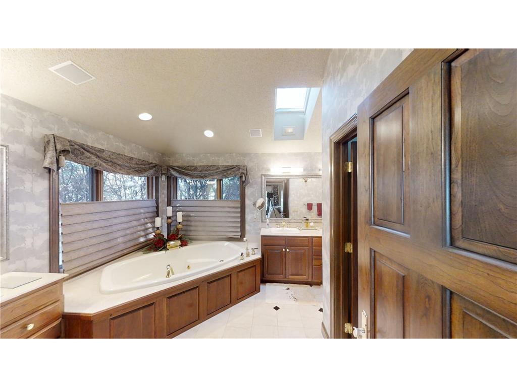 1516 Bay Oaks Drive Albert Lea MN 56007 - Fountain 6638372 image62