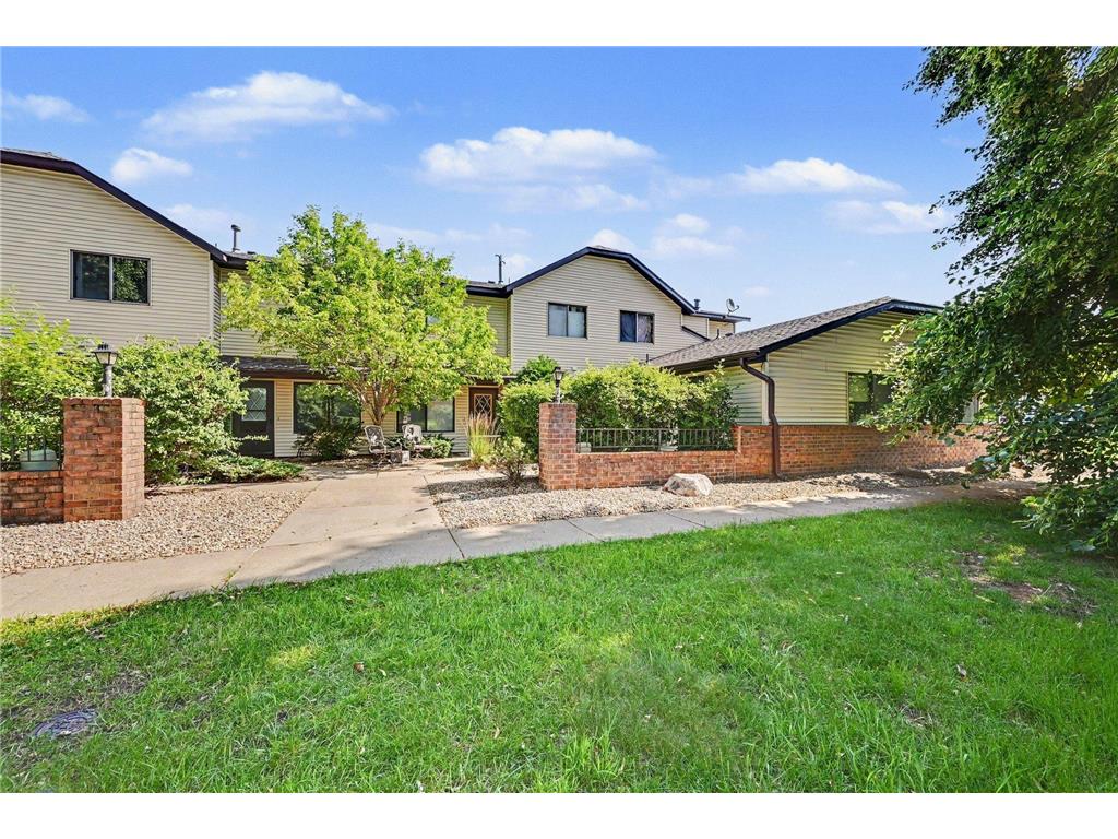 1516 Helmo Avenue N Oakdale MN 55128 7096404 image1