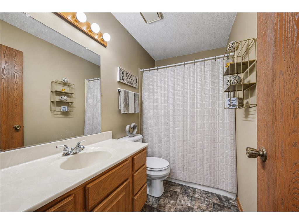 1516 Helmo Avenue N Oakdale MN 55128 7096404 image10