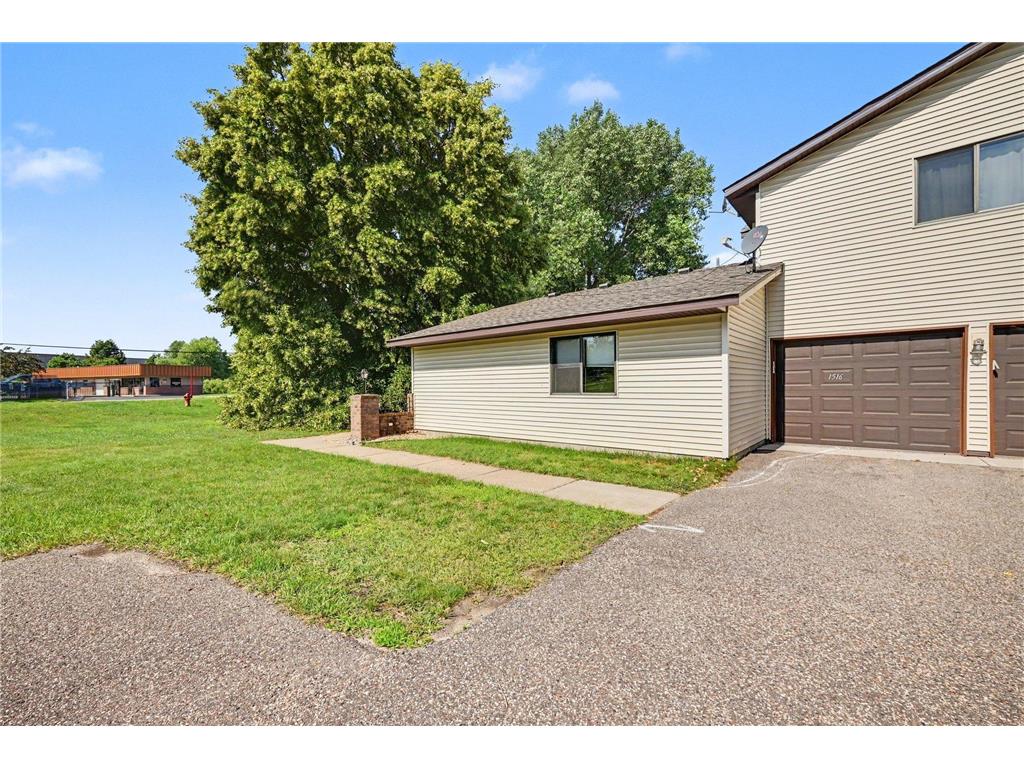 1516 Helmo Avenue N Oakdale MN 55128 7096404 image15