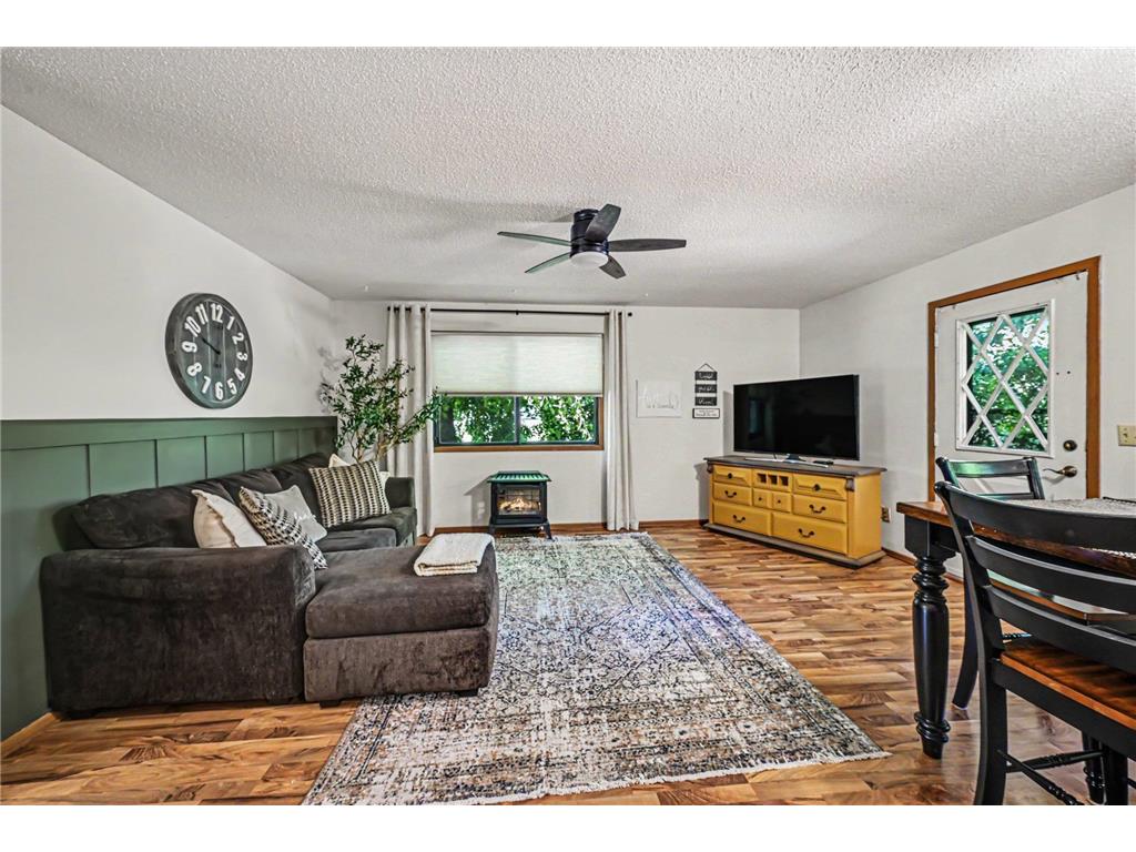 1516 Helmo Avenue N Oakdale MN 55128 7096404 image2