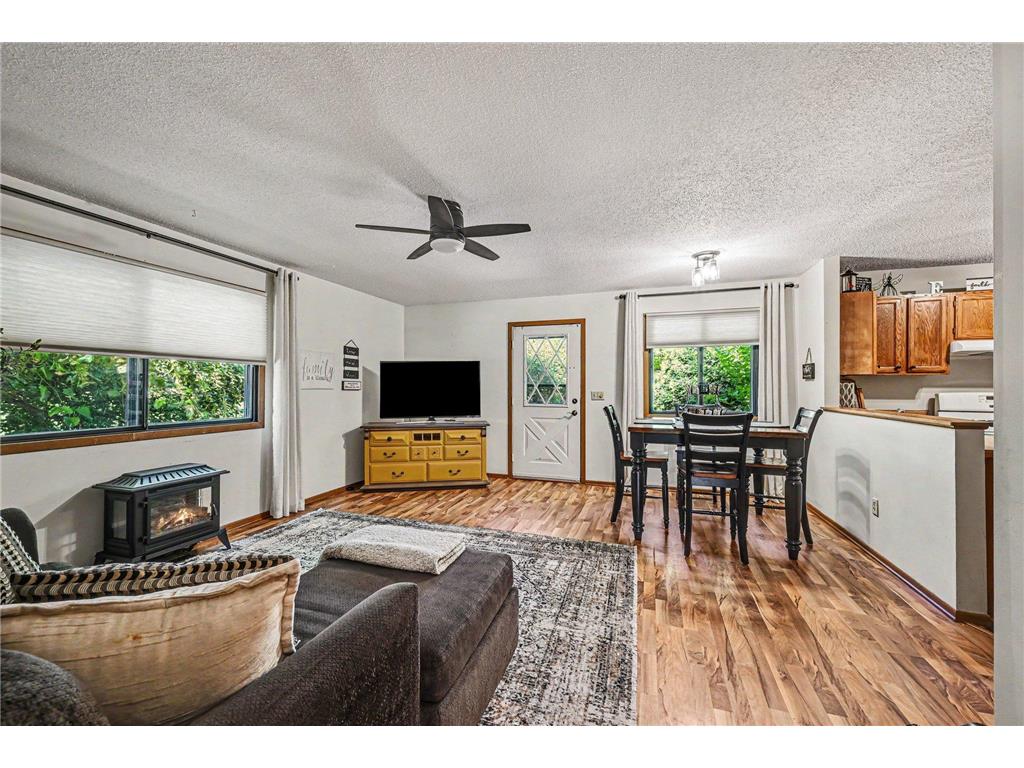 1516 Helmo Avenue N Oakdale MN 55128 7096404 image3