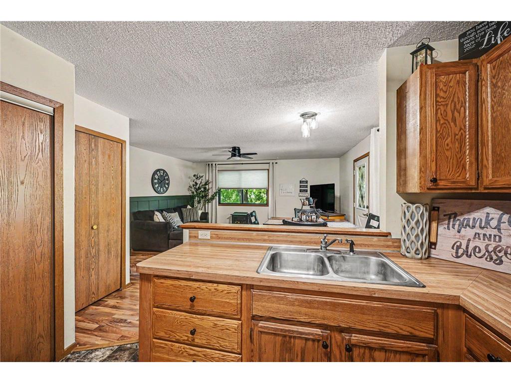 1516 Helmo Avenue N Oakdale MN 55128 7096404 image6
