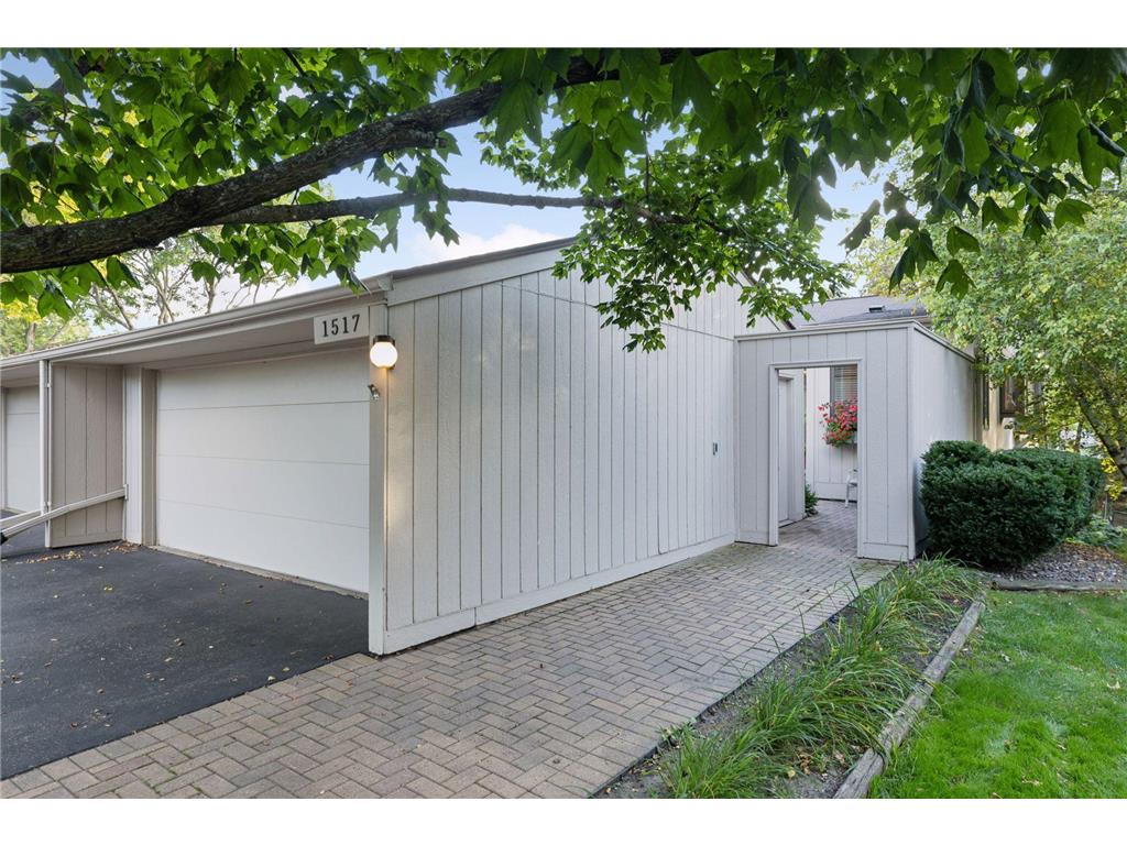 1517 Black Oaks Place N Plymouth MN 55447 6797206 image1