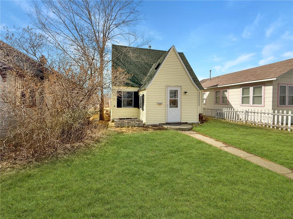 1517 Minnesota Avenue NW Bemidji MN 56601 7047010 image1