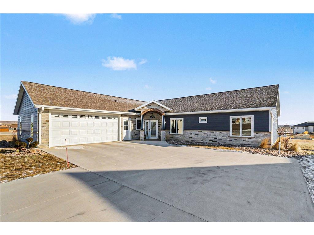 1518 Manfred Drive Luverne MN 56156 7008819 image1