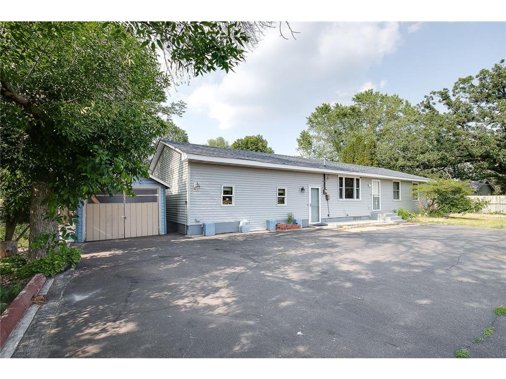 1519 County Road C E Maplewood MN 55109 6480952 image1