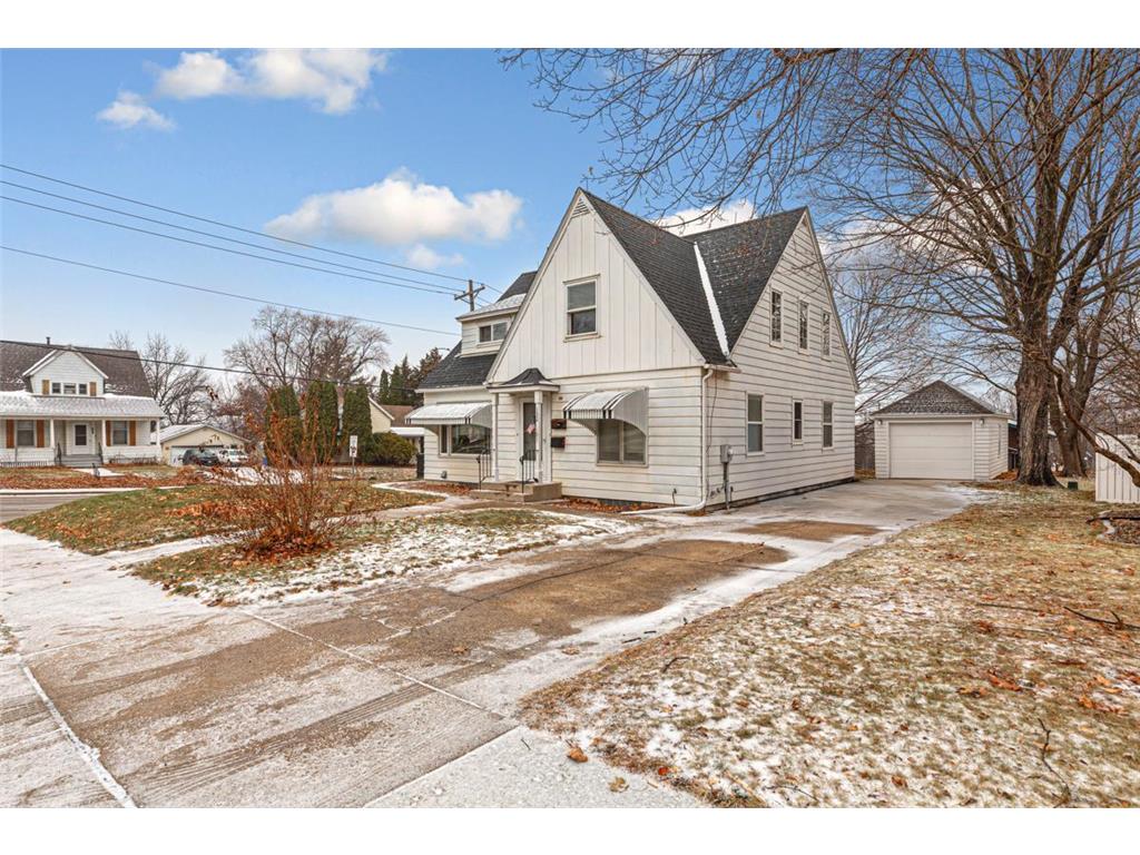 152 W University Street Owatonna MN 55060 6639990 image1