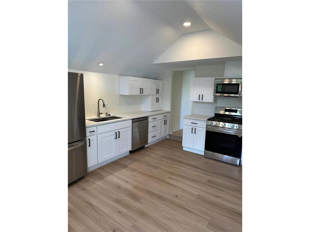 152 Winifred Street West #Unit 2 (Upper) Saint Paul MN 55107 7100409 image1