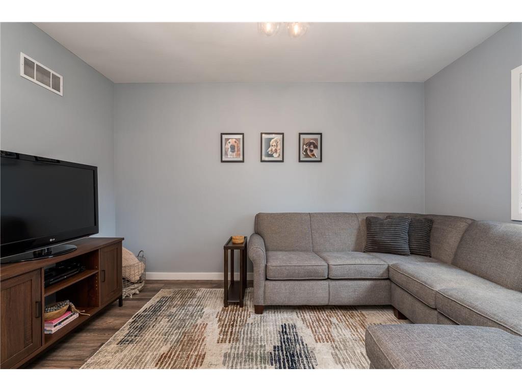 1520 N Broad Street Mankato MN 56001 7074290 image9
