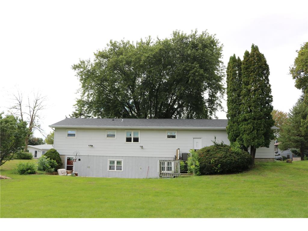 1520 N Elm Street Fairmont MN 56031 6784486 image24