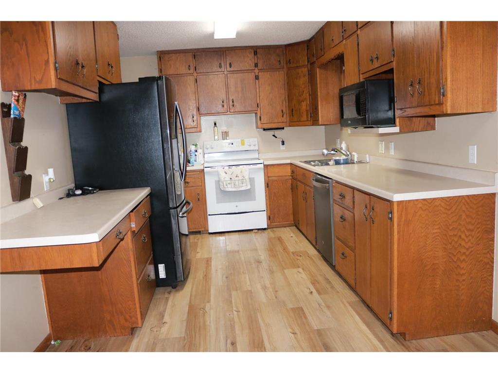 1520 N Elm Street Fairmont MN 56031 6784486 image3