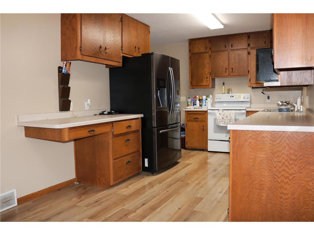 1520 N Elm Street Fairmont MN 56031 6784486 image4