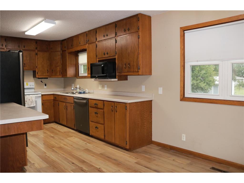 1520 N Elm Street Fairmont MN 56031 6784486 image5