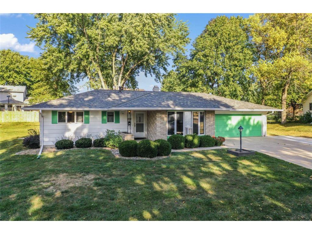 1520 Wellington Crescent Faribault MN 55021 6611243 image1