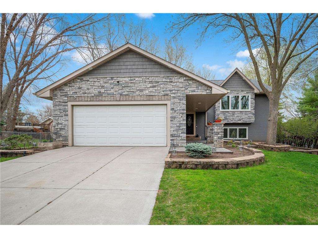 15205 Chicago Avenue Burnsville MN 55306 - Crystal 6518606 image1