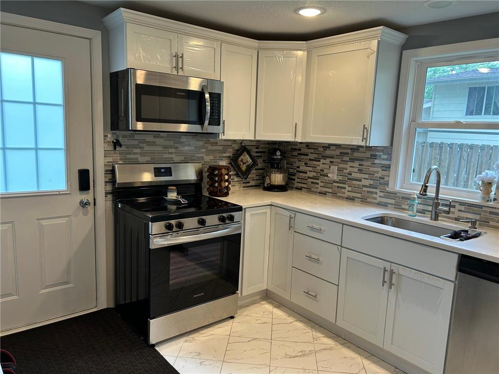 1521 Desoto Avenue N Glencoe MN 55336 7086512 image2