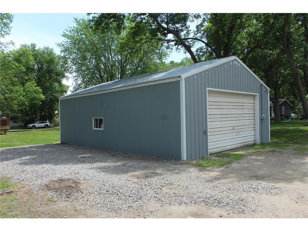 1521 Desoto Avenue N Glencoe MN 55336 7086512 image20