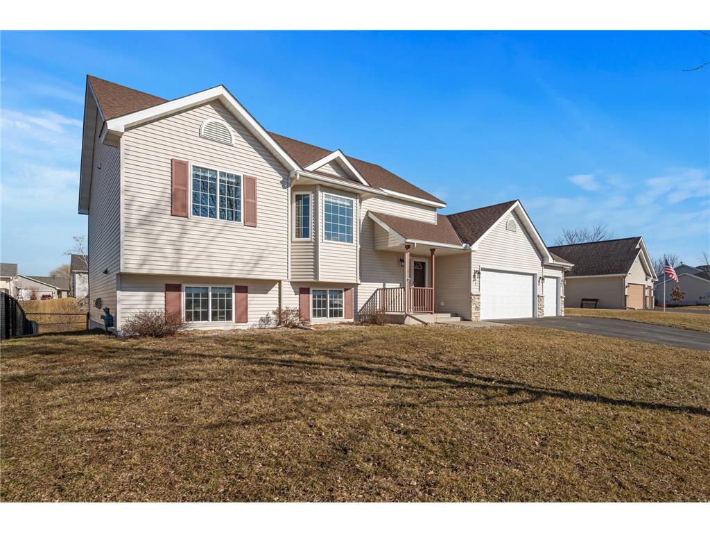 1521 W Maple Street River Falls WI 54022 6490320 image1