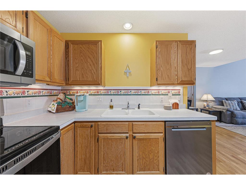 15215 Greenhaven Way Burnsville MN 55306 7042780 image15