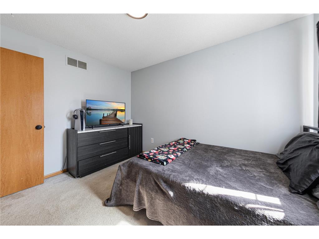 15215 Greenhaven Way Burnsville MN 55306 7042780 image24