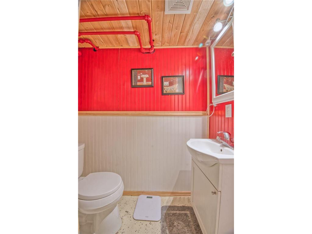 1522 13th Avenue E Hibbing MN 55746 7049757 image25