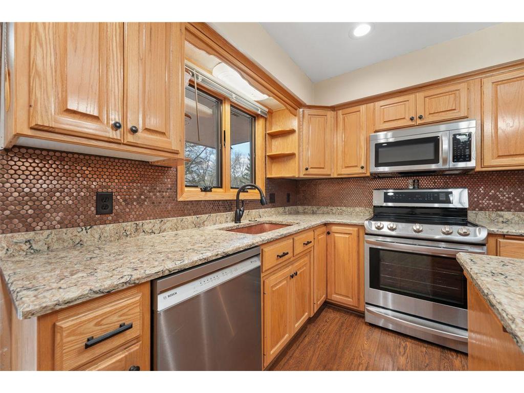 15221 Crestview Lane Minnetonka MN 55345 7066682 image8