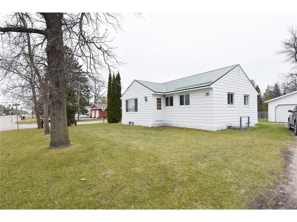 1523 1st Street E Thief River Falls MN 56701 6815287 image1