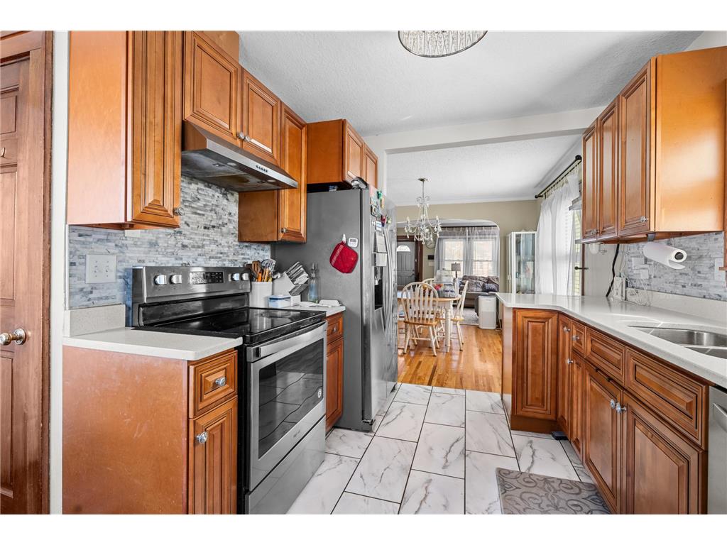 1523 Queen Avenue N Minneapolis MN 55411 7050347 image10
