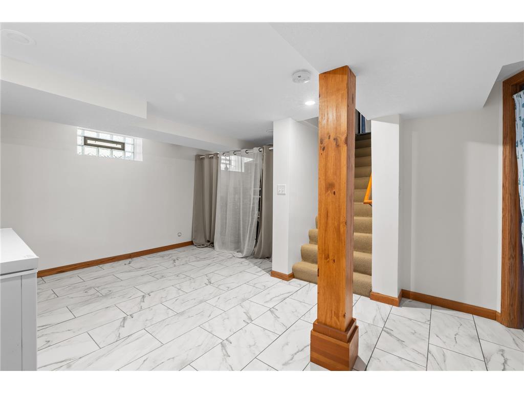 1523 Queen Avenue N Minneapolis MN 55411 7050347 image17