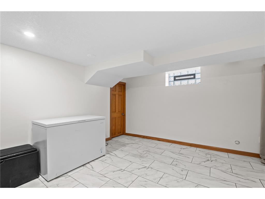 1523 Queen Avenue N Minneapolis MN 55411 7050347 image19