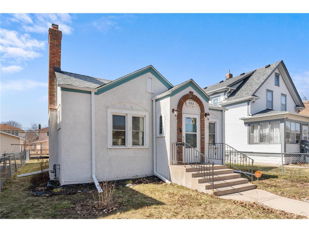 1523 Queen Avenue N Minneapolis MN 55411 7050347 image2