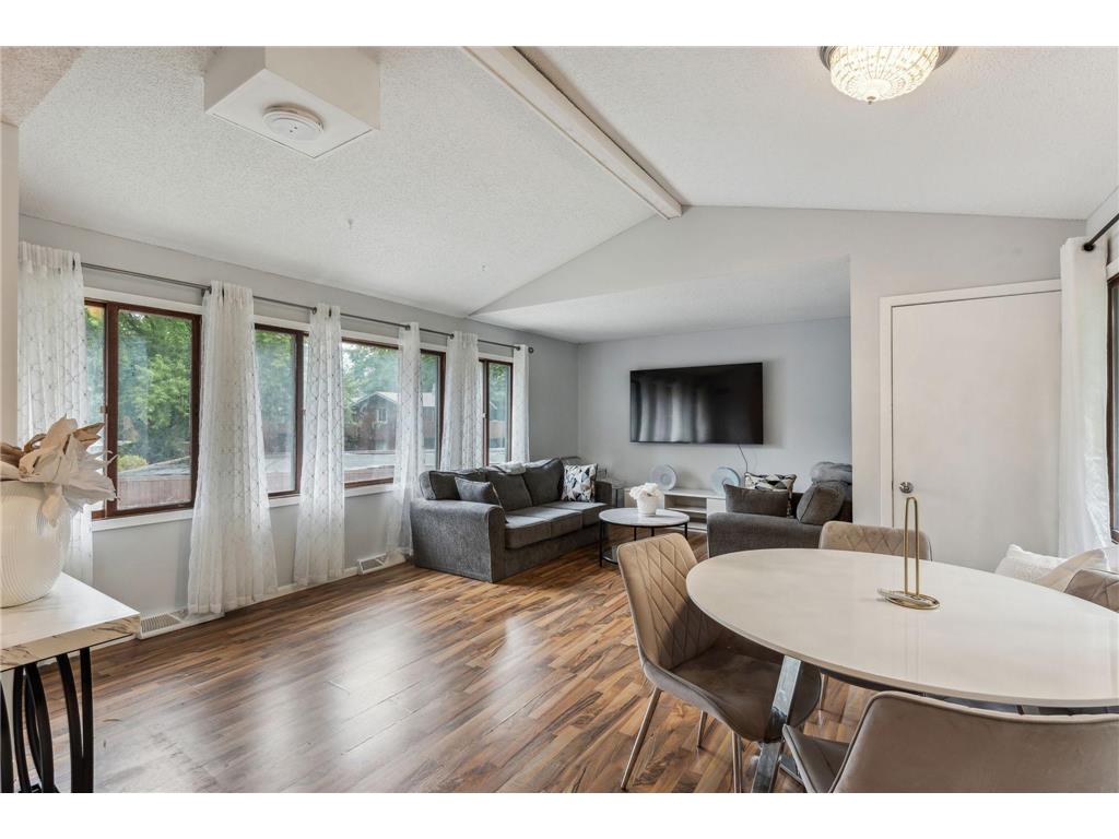 1523 S Timber Ridge Fridley MN 55432 6641388 image1